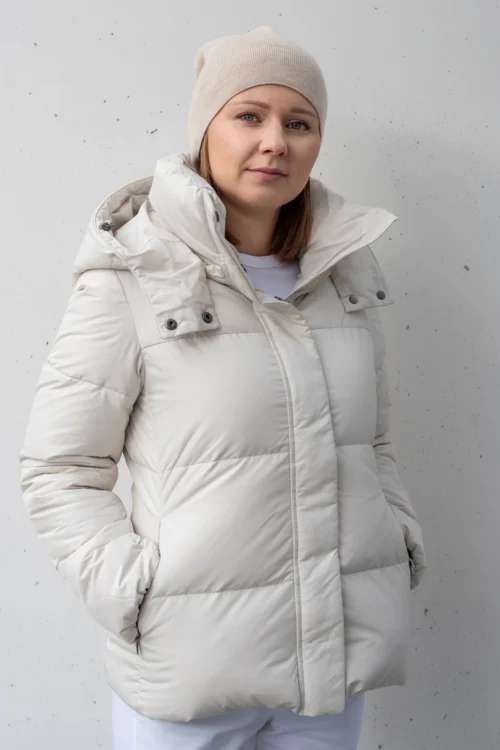 Kurtka puchowa krótka z odpinanym kapturem - kremowa