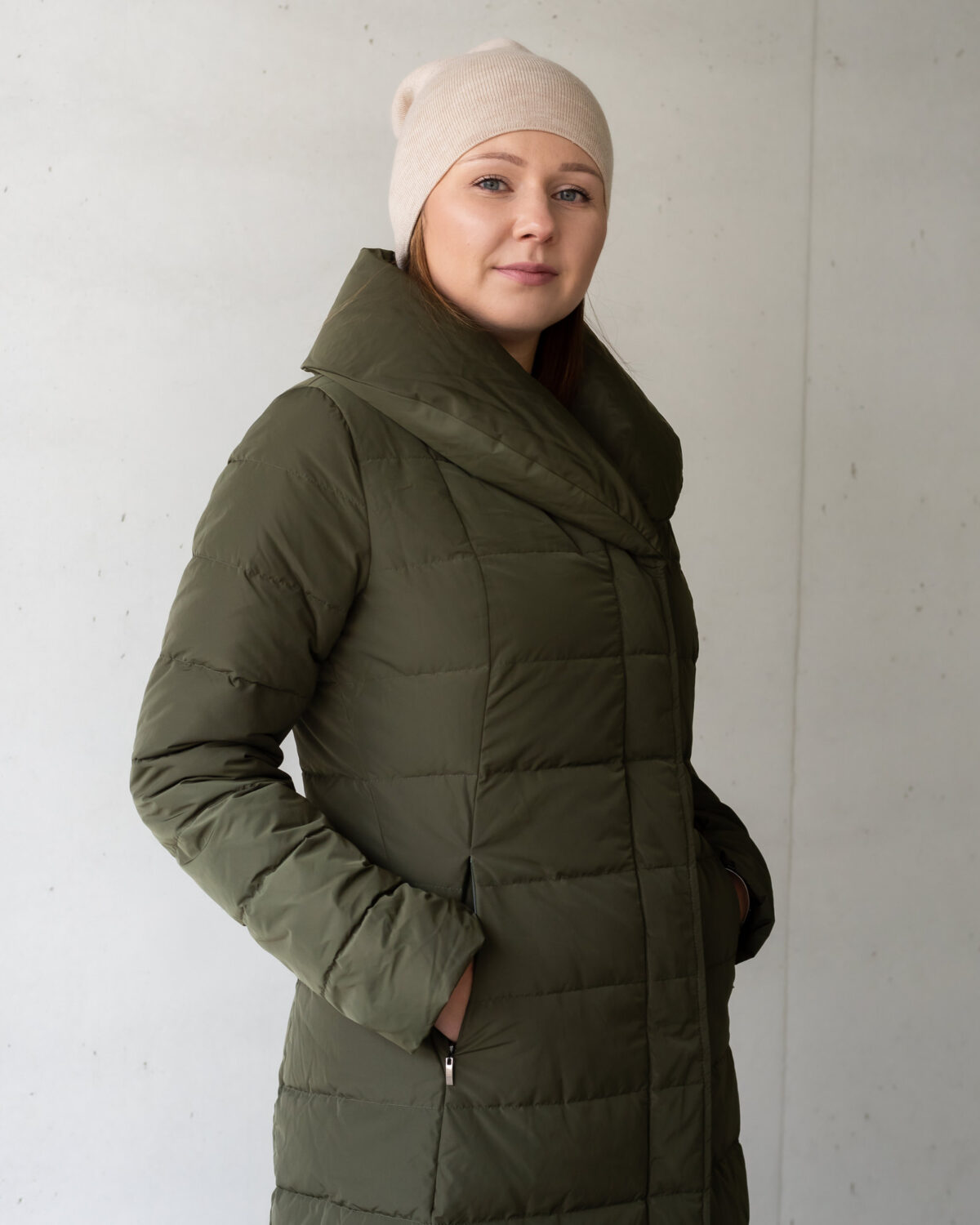 Płaszcz puchowy z kołnierzem szalowym — Khaki, zdjęcie 3