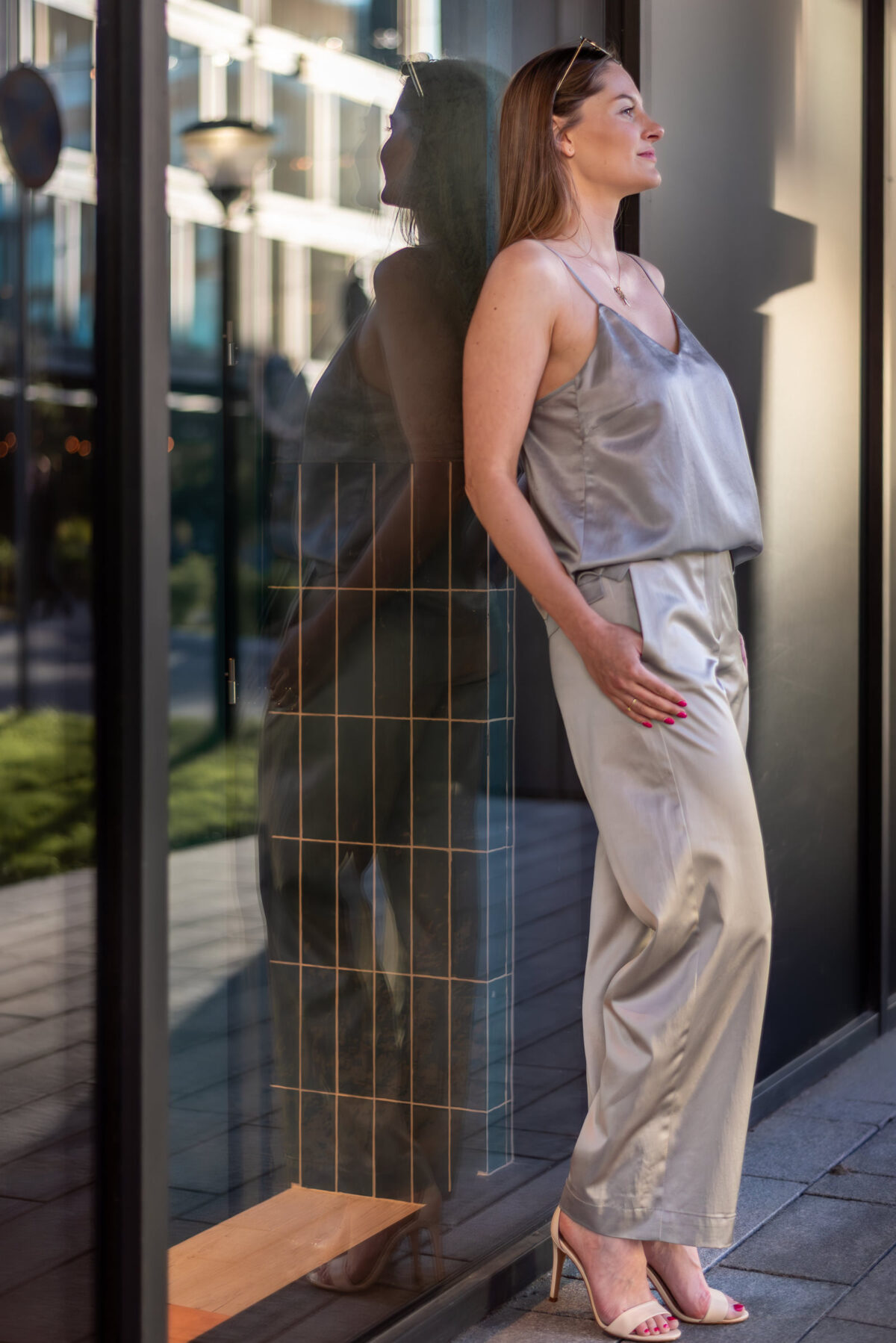 Eleganckie spodnie Adela z szeroką nogawką — Szary, zdjęcie 3